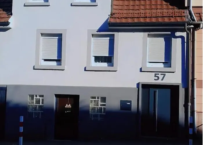 Monteur In * 巴特腓特烈斯哈尔